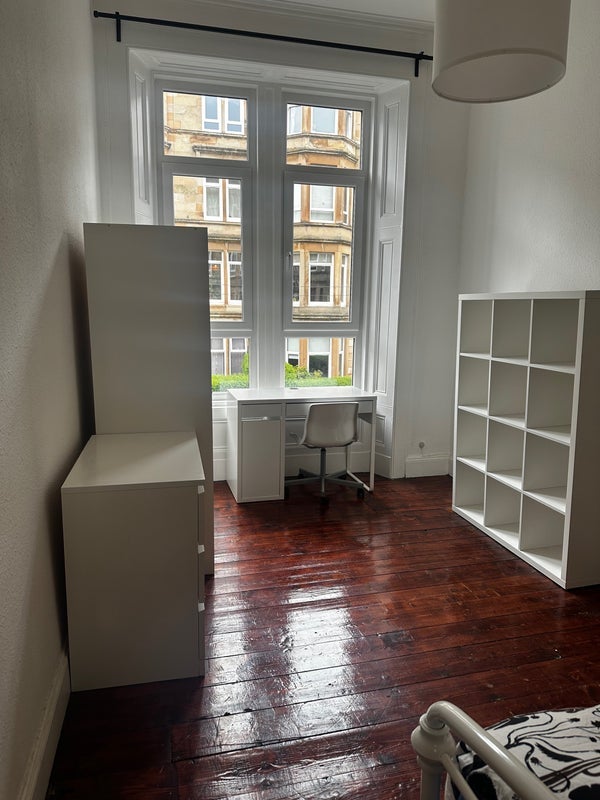 Room Finlay Drive in Glasgow