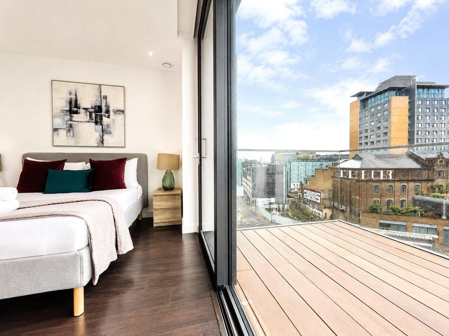 Flat Alie Street in Greater London