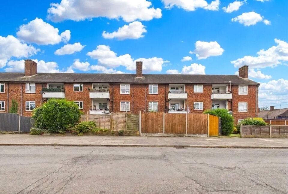 Flat Stanborough Avenue in Hertsmere