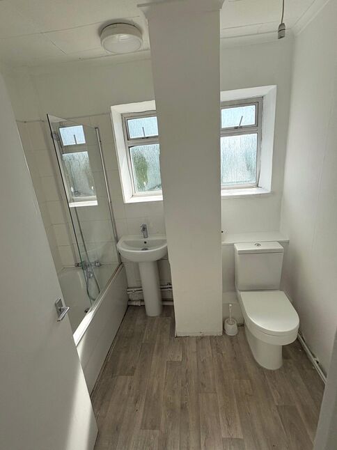 Flat Stanborough Avenue in Hertsmere