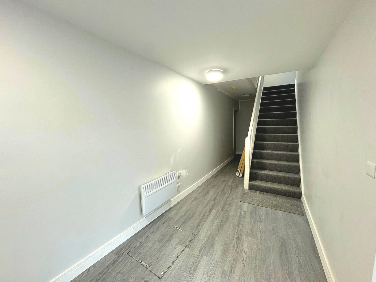 Flat Cavendish Avenue in Greater London
