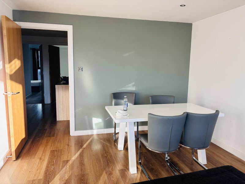 Room Clydeside Expressway in Glasgow