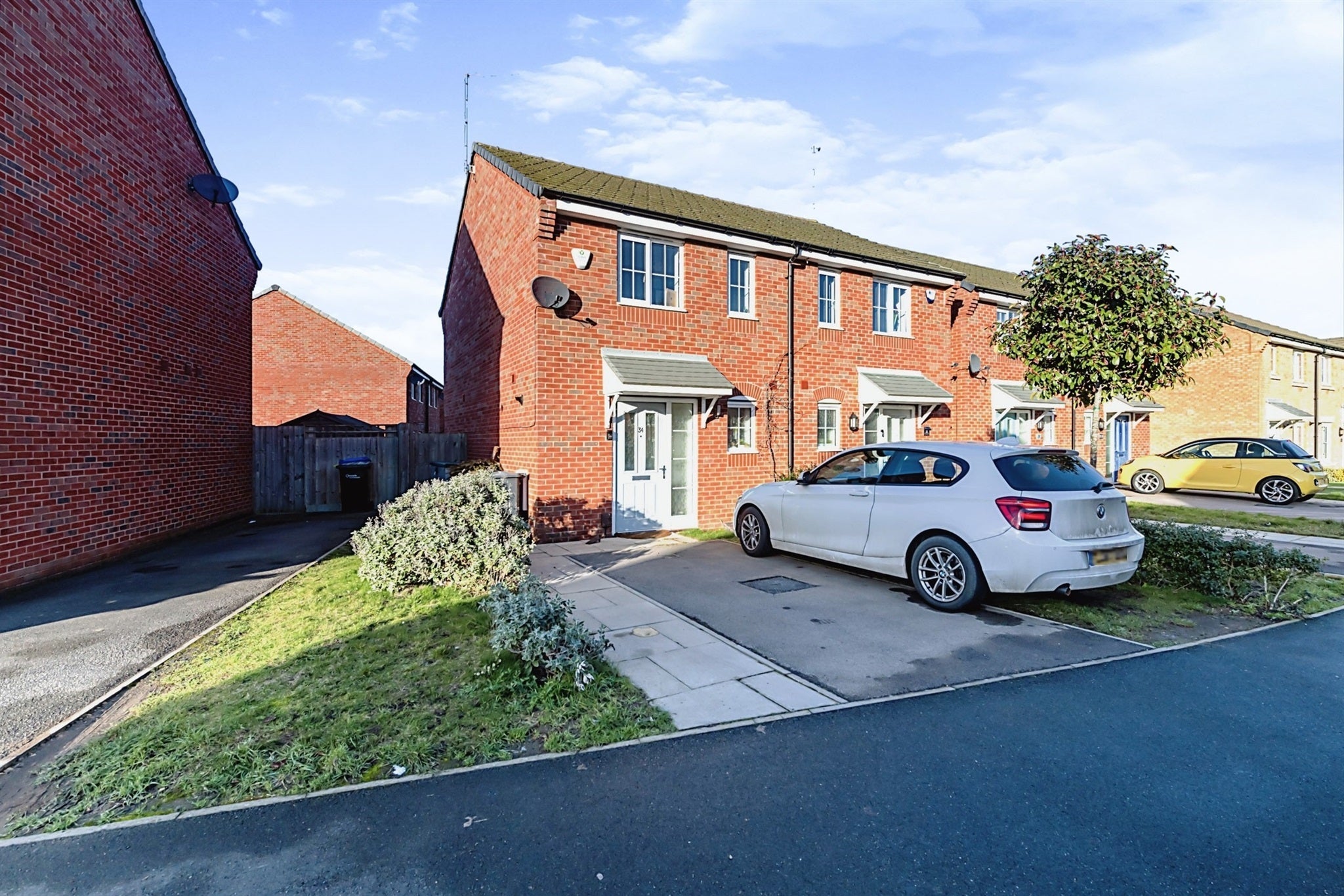 House Damselfly Road in Upton
