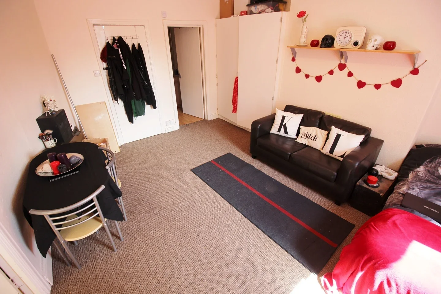 Flat Kelso Place in Leeds