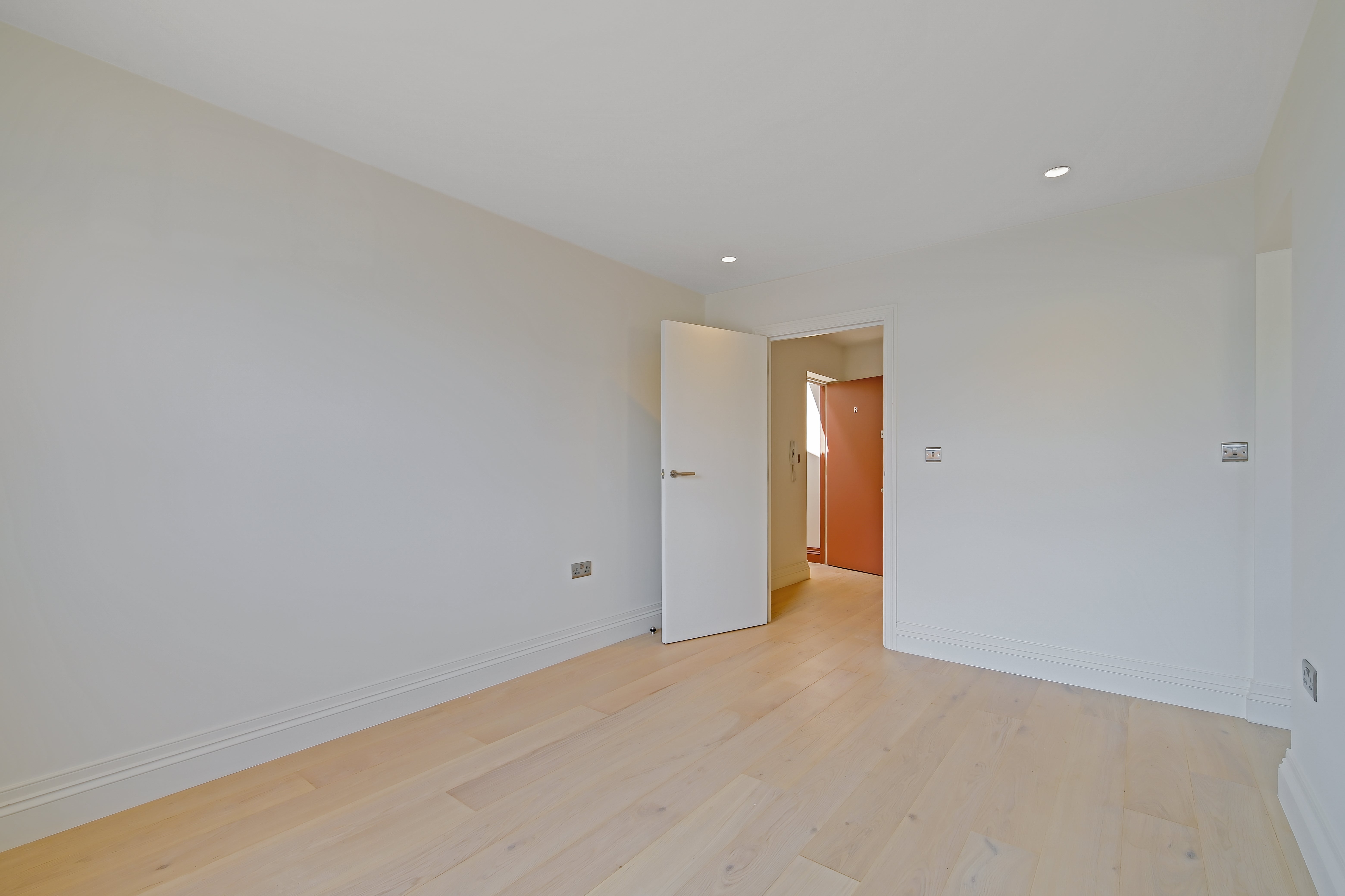 Flat St Ann's Road in Greater London