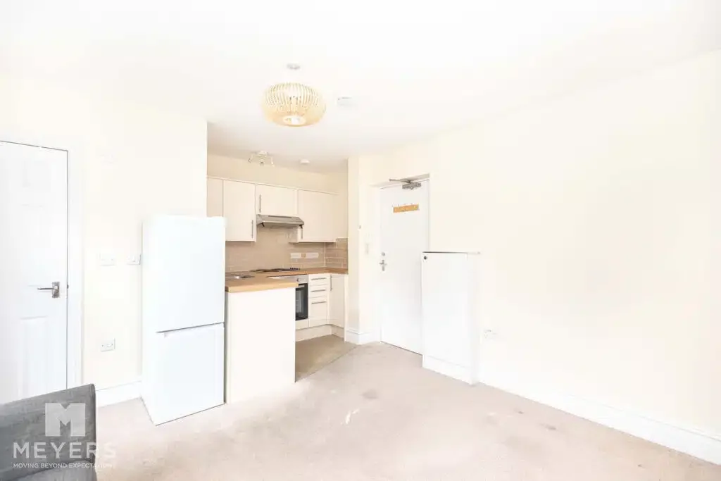 Flat Westerham Road in Bournemouth