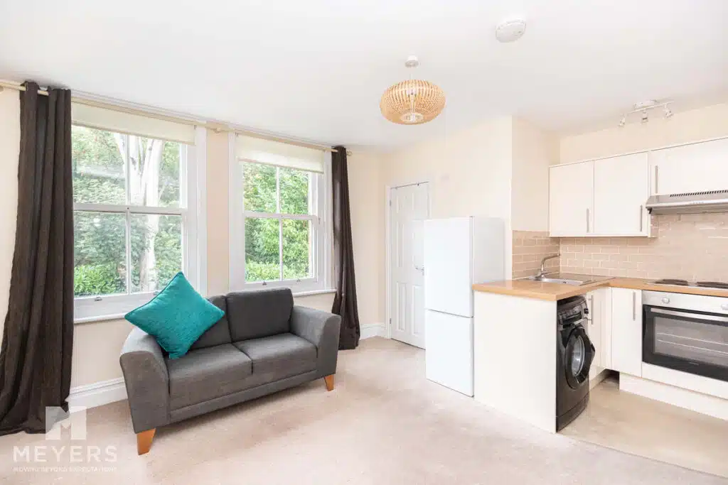 Flat Westerham Road in Bournemouth