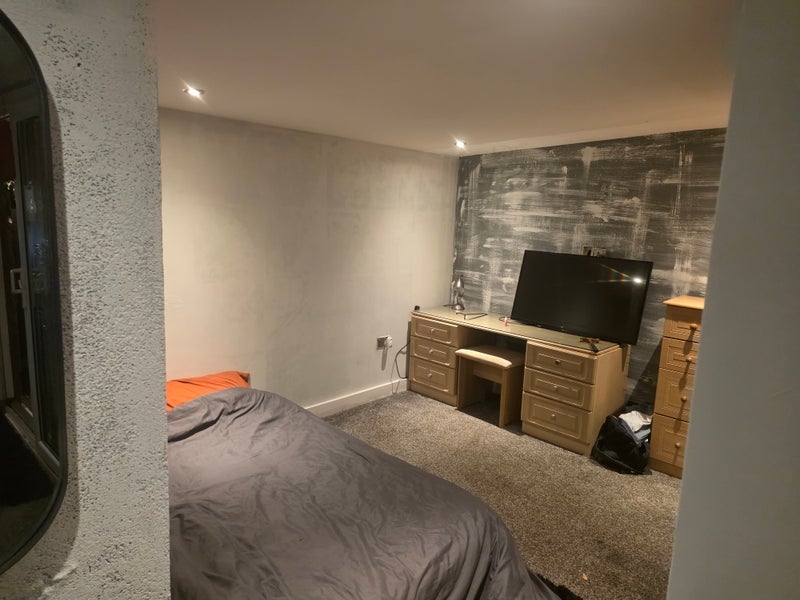 Room Draper Road in Christchurch
