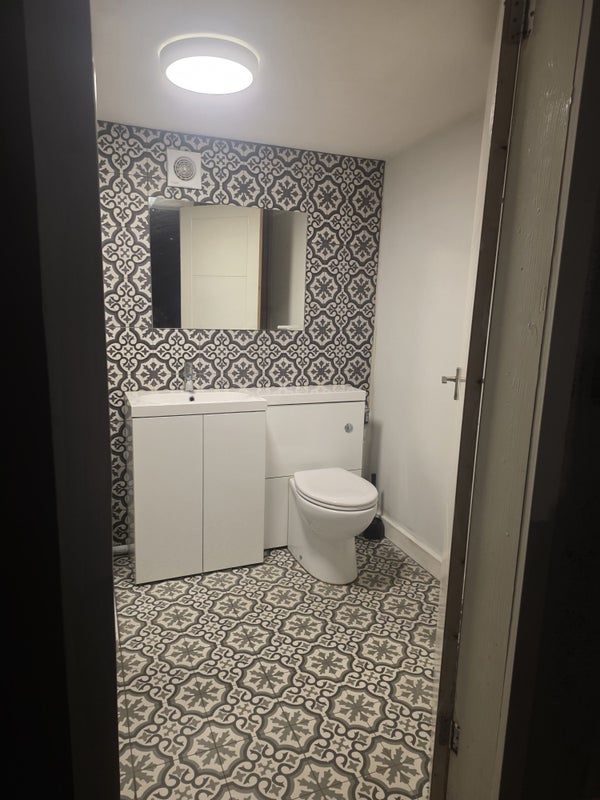 Room Draper Road in Christchurch