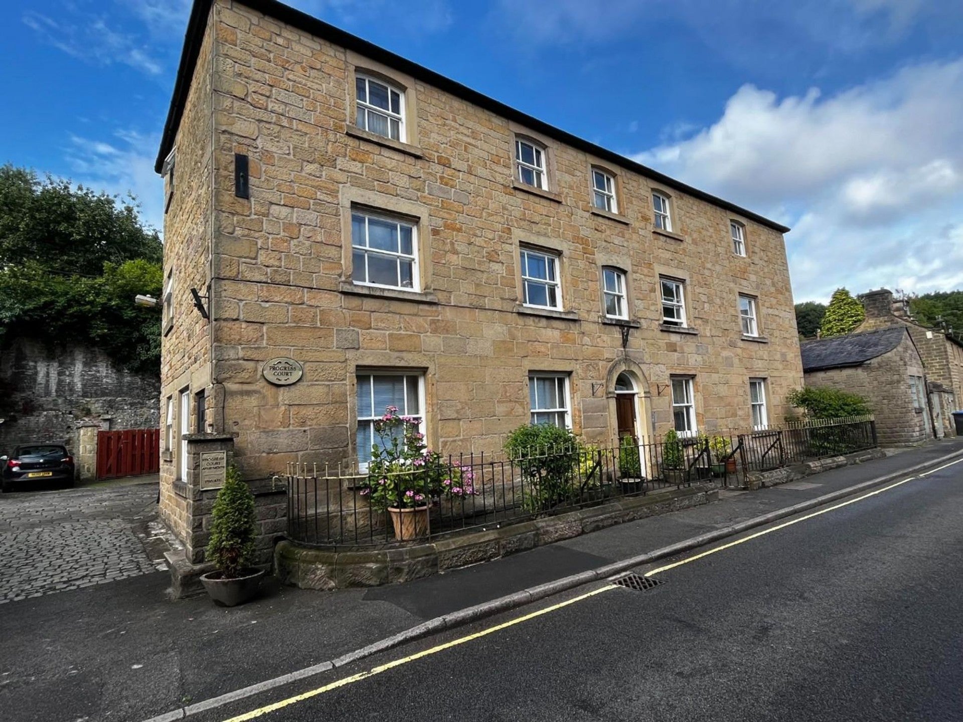 Flat Buxton Road in Derbyshire Dales