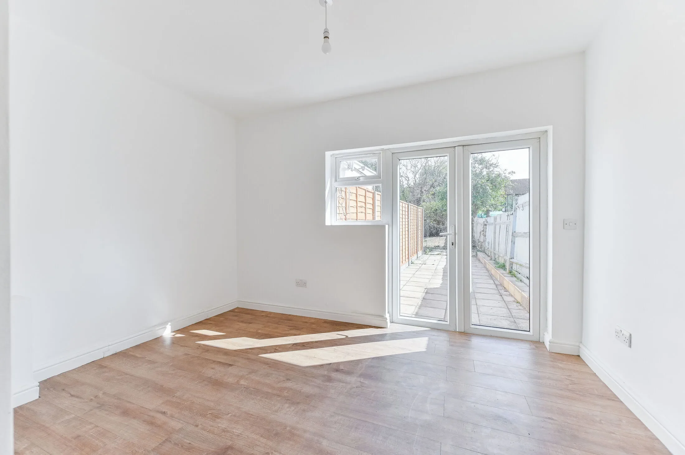 Flat Birchanger Road in Greater London