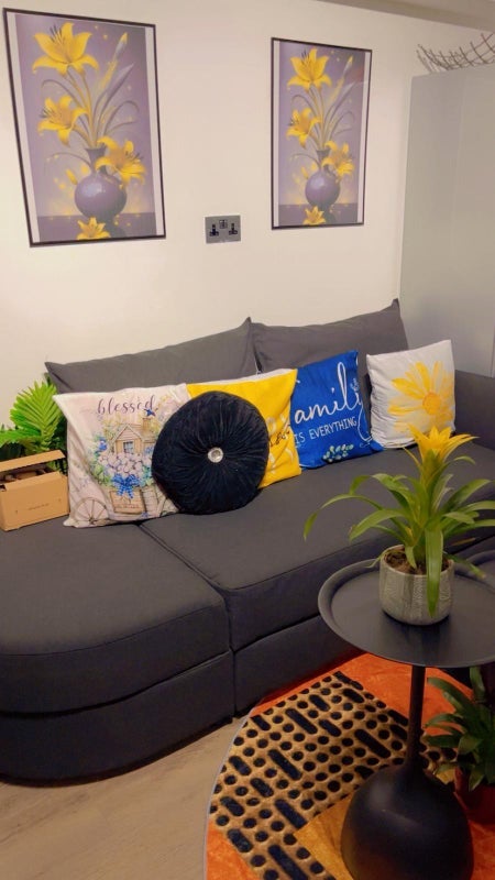 Room Bromley Road in Greater London