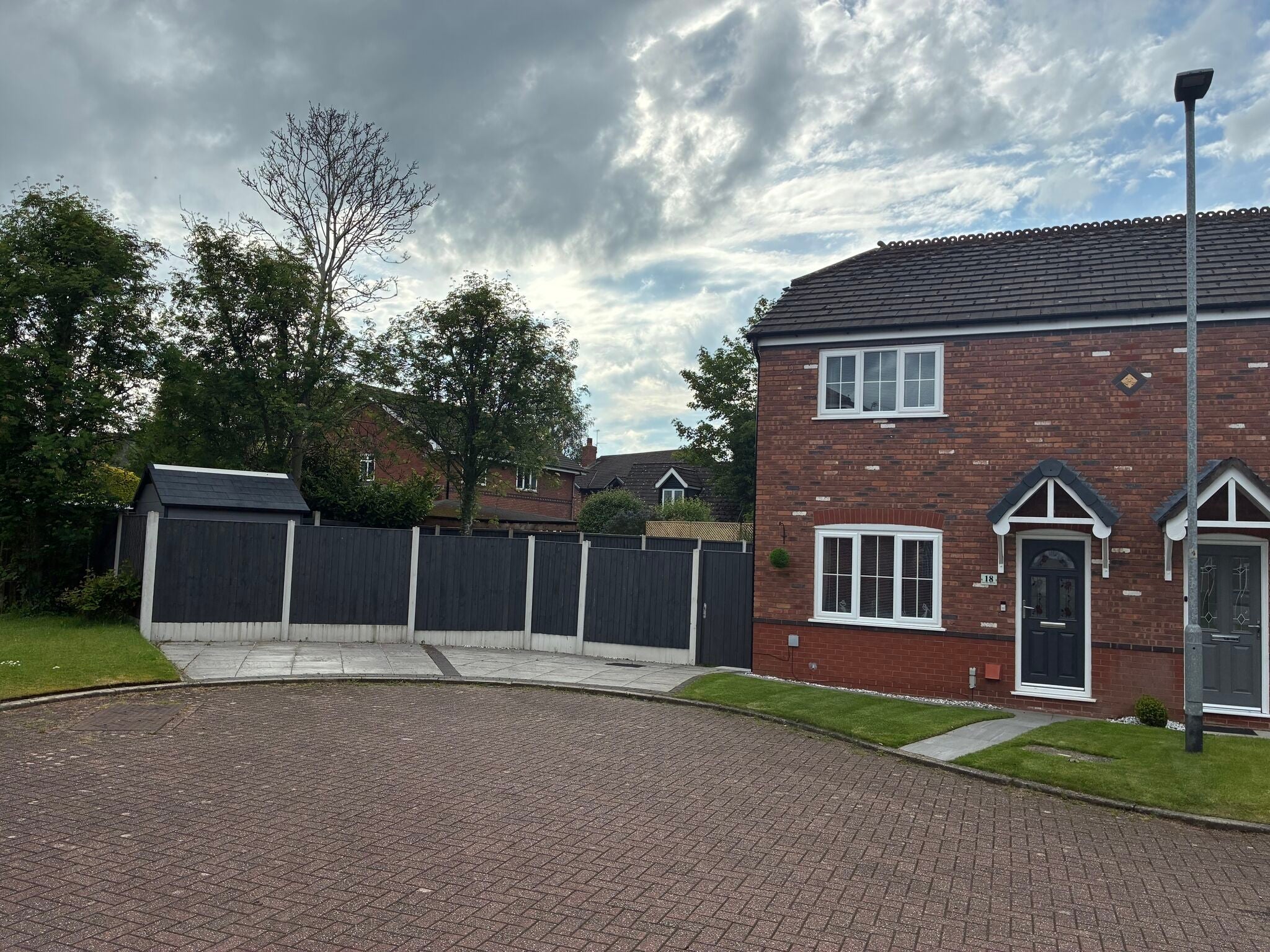 Flat Daisy Bank Mill Close in Culcheth