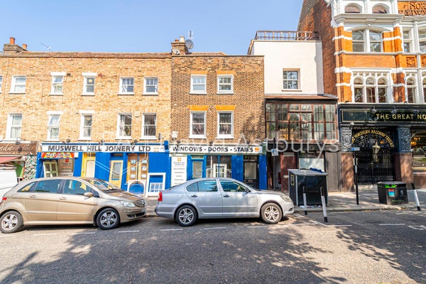 Flat High Street in London