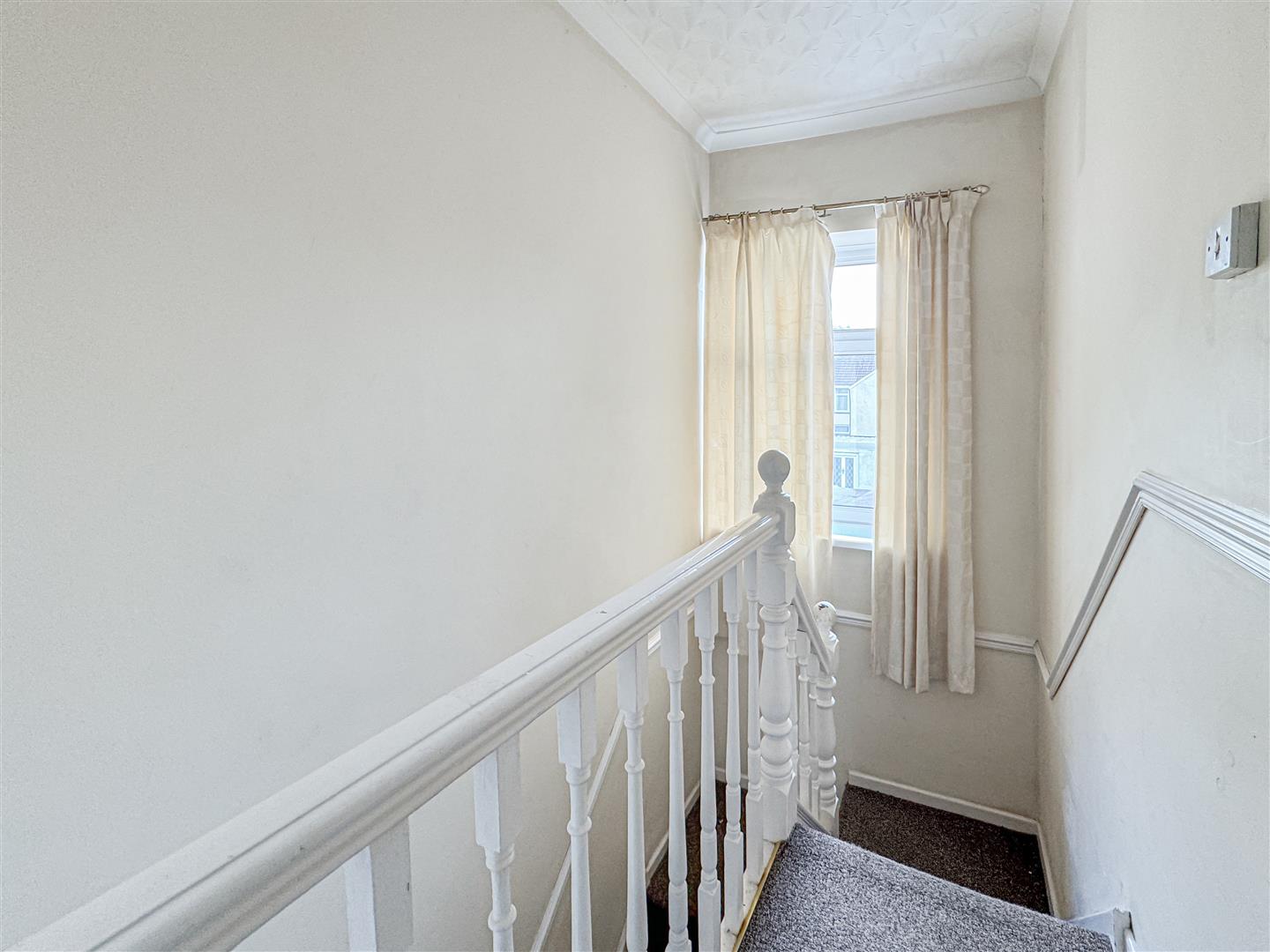 Room Queen Street in Pontypridd