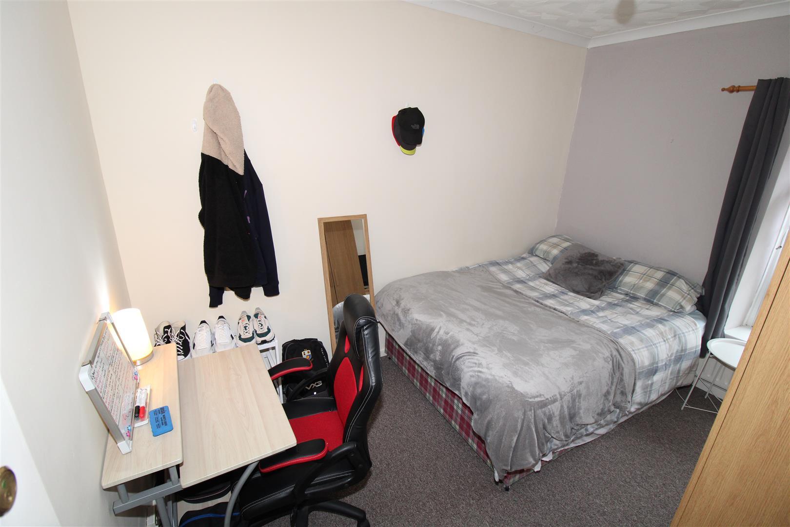 Room Queen Street in Pontypridd