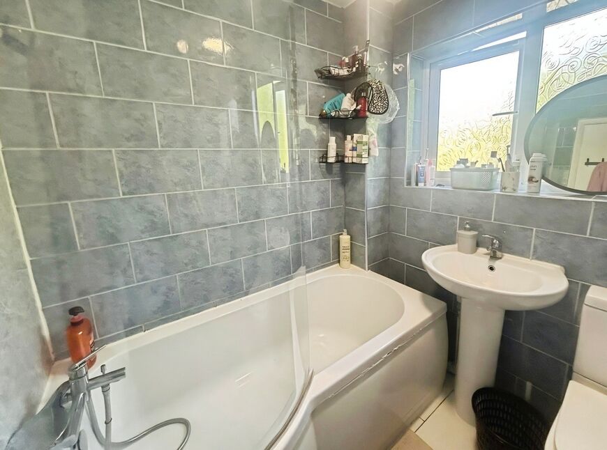 House Emerald Close in Greater London