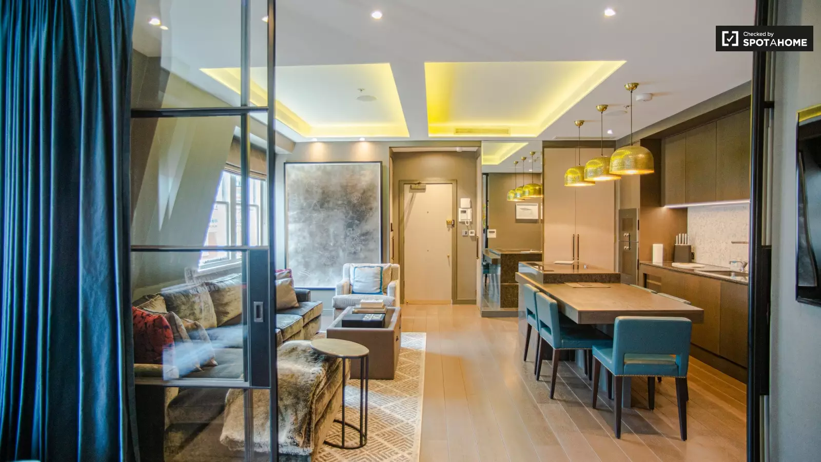 Flat Eastcastle Street in City of Westminster