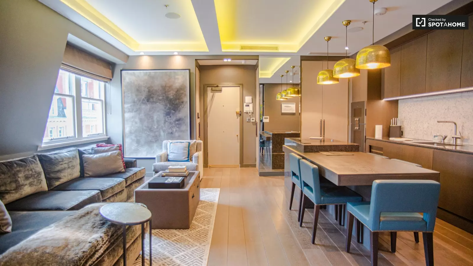 Flat Eastcastle Street in City of Westminster