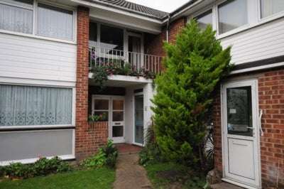 Flat Lawnside in Greater London
