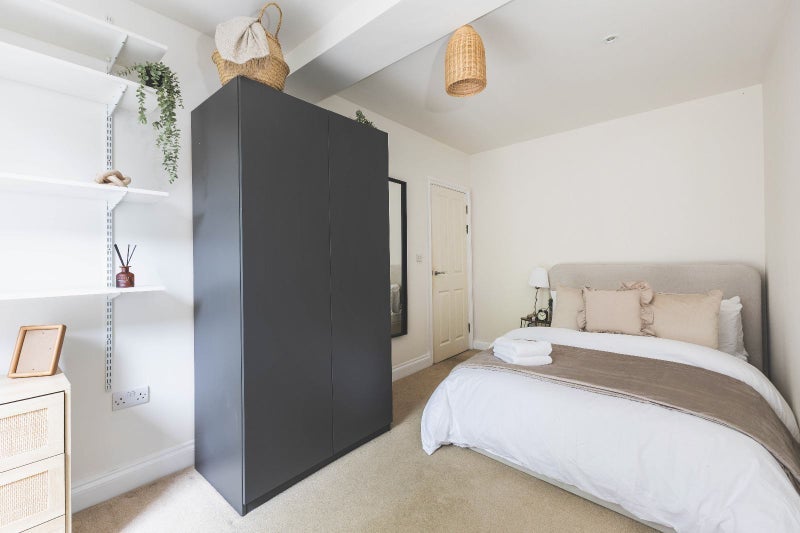 Room Evelina Road in Greater London