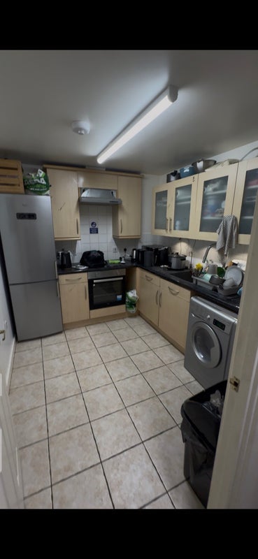 Room Westferry Road in Greater London