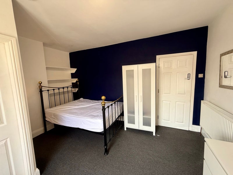 Room Derbyshire Lane in Nottingham