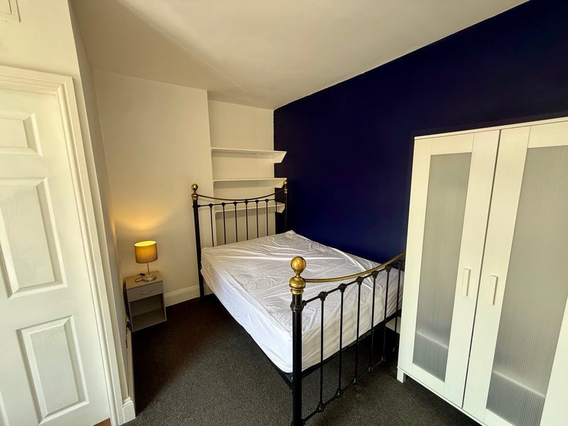 Room Derbyshire Lane in Nottingham