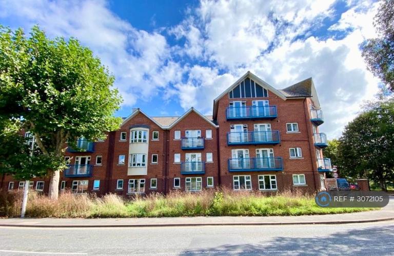 Flat Powhay Mills in Exeter