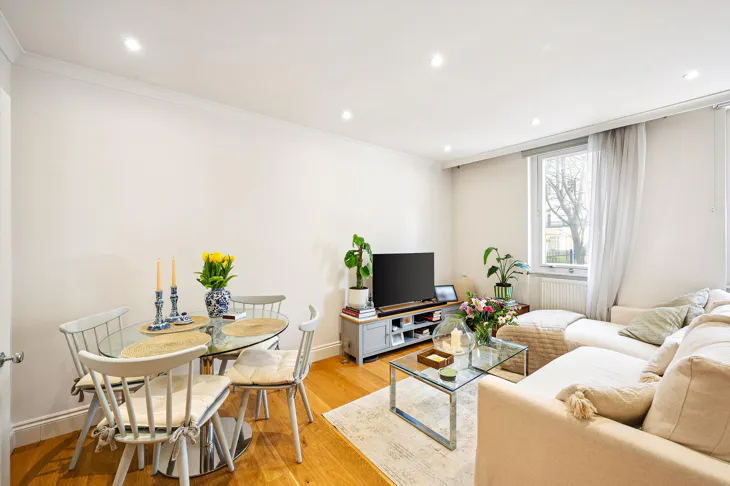 Flat Ebury Street in City of Westminster