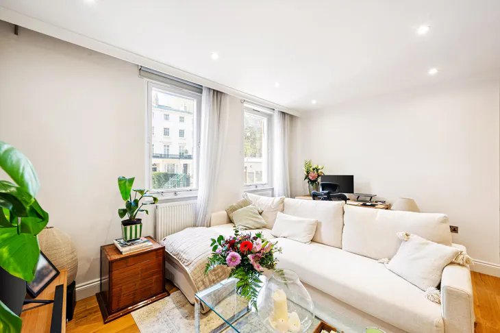 Flat Ebury Street in City of Westminster
