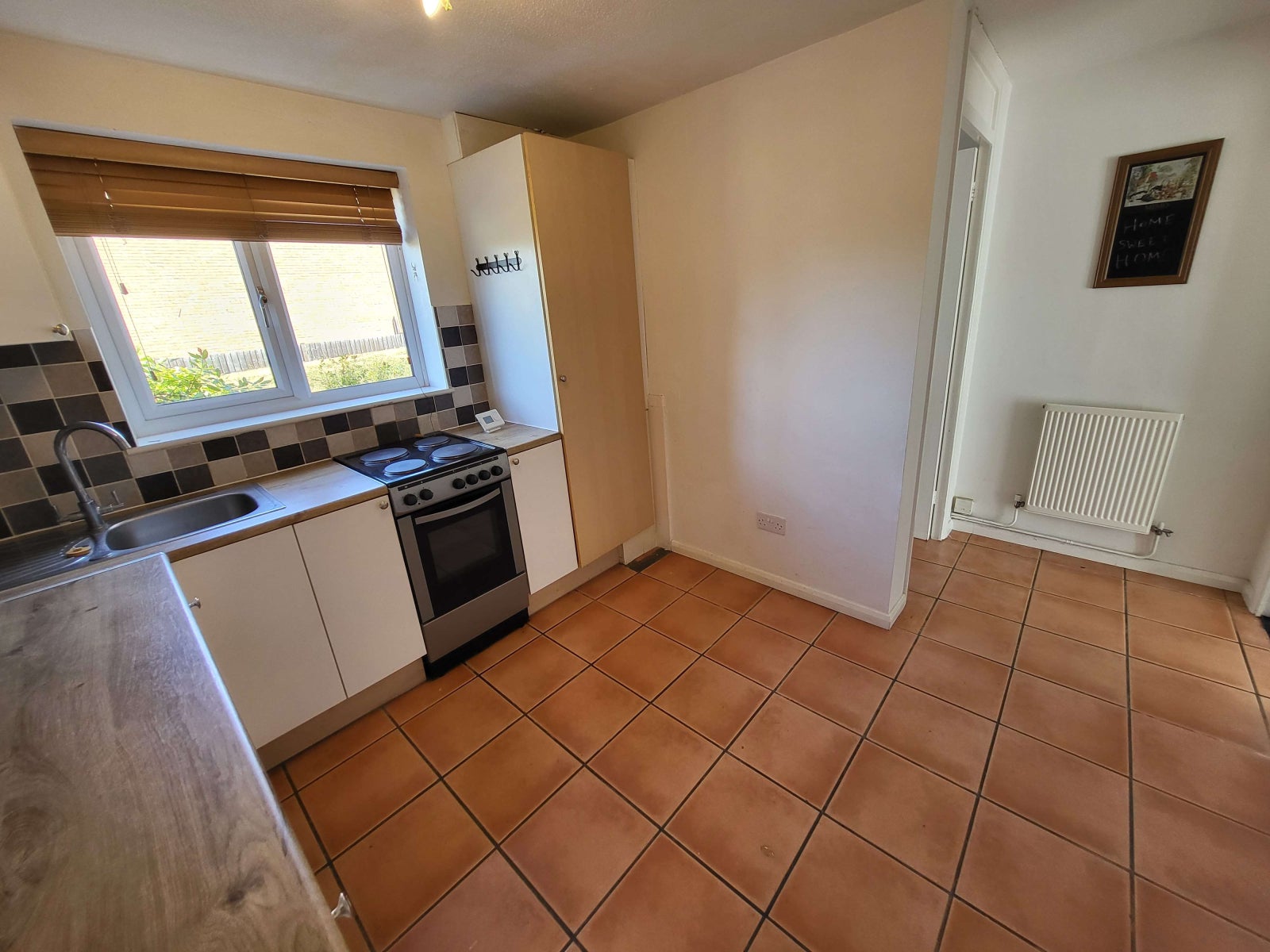 House Abbey Walk in Houghton Regis