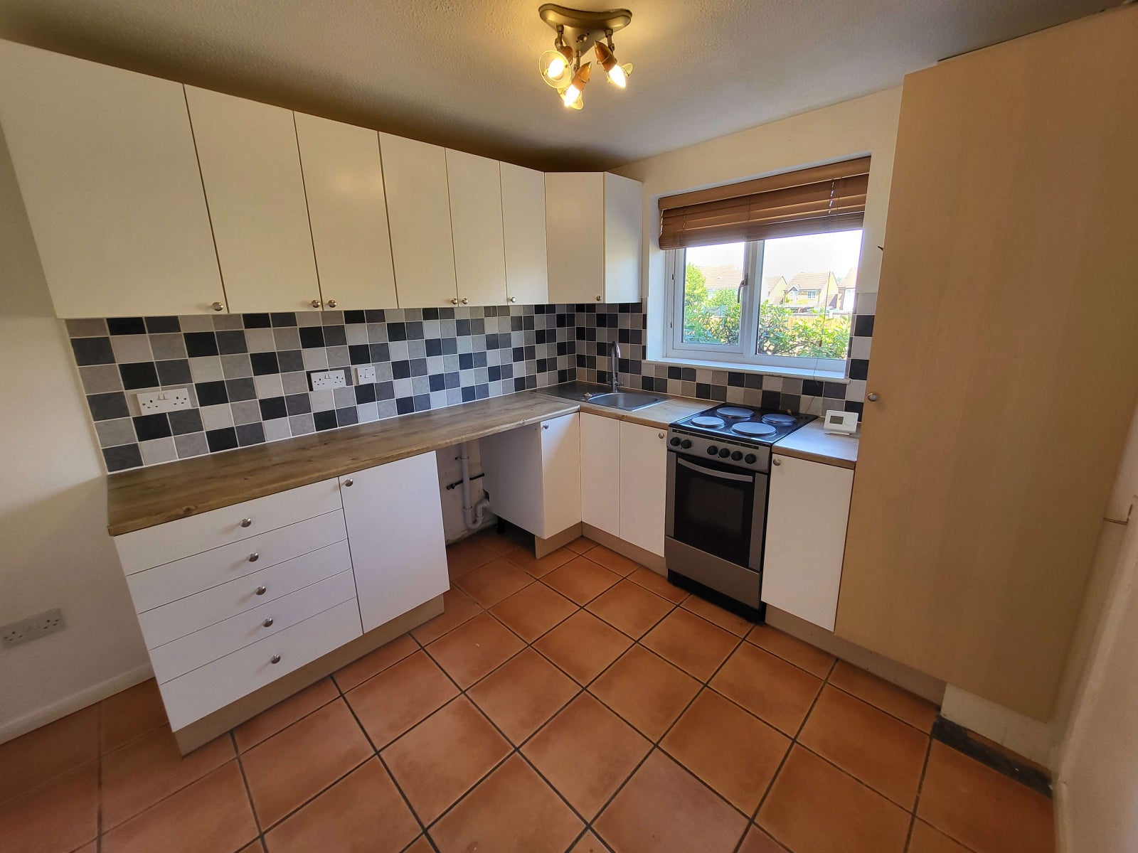 House Abbey Walk in Houghton Regis