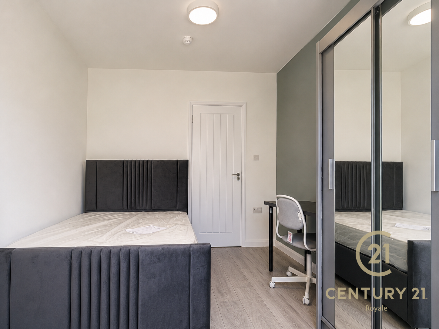 Room Surbiton Road in Greater London