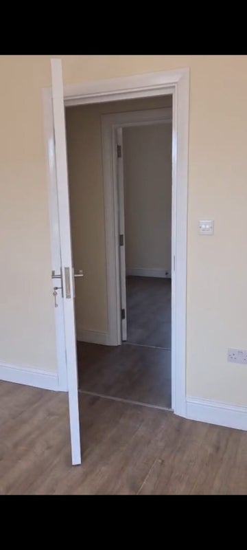 Room Plashet Grove in Greater London