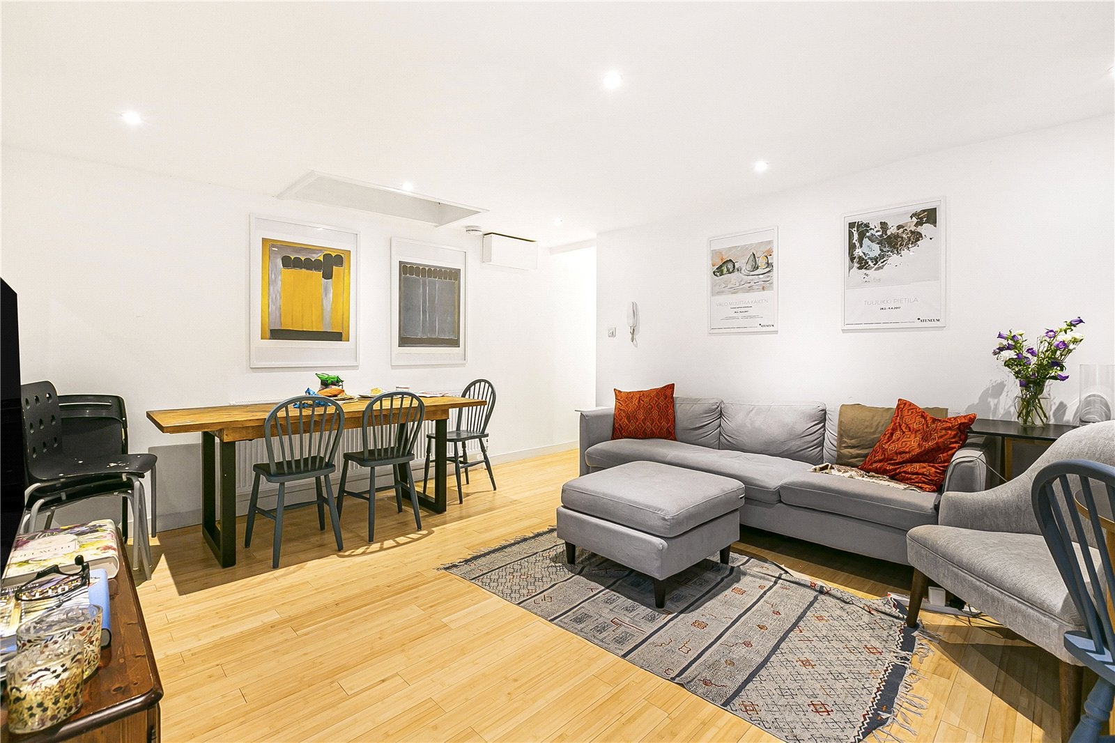 Flat Fentiman Road in Greater London