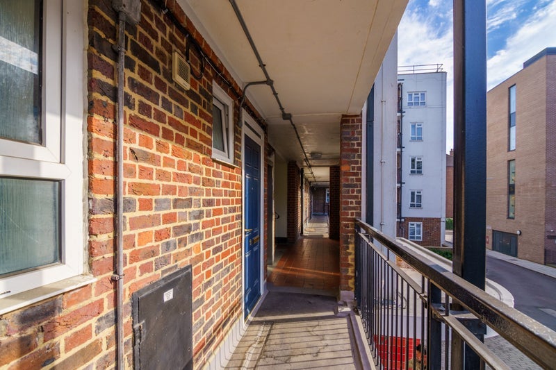 Room Talwin Street in Greater London