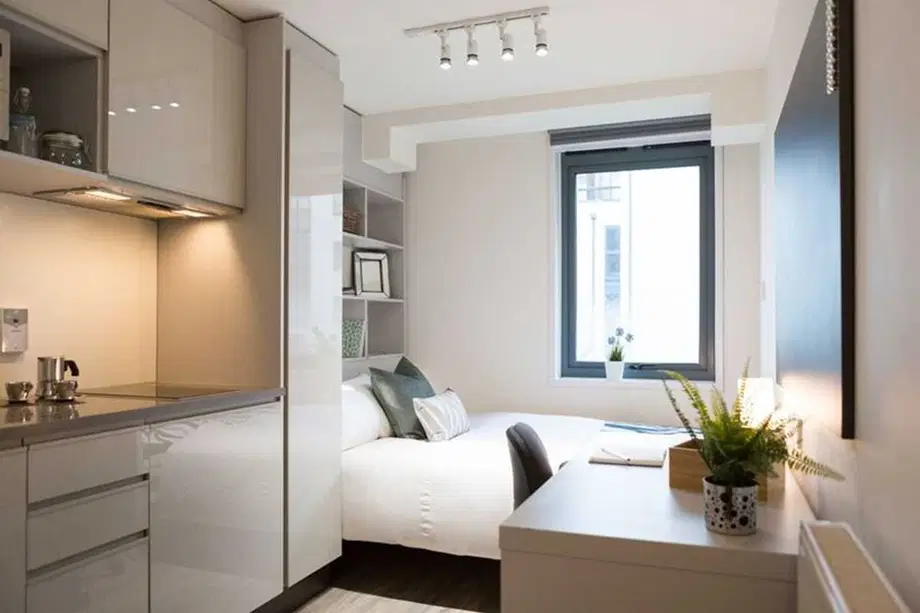 Room Market Road in Greater London