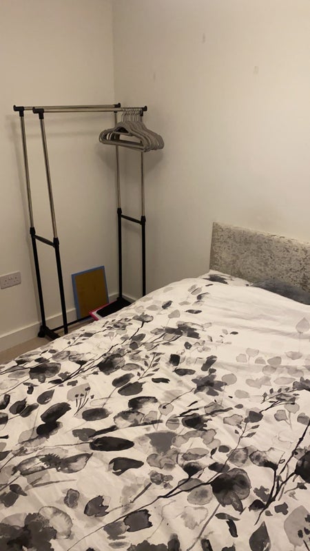 Room Atlantic Crescent in Greater London