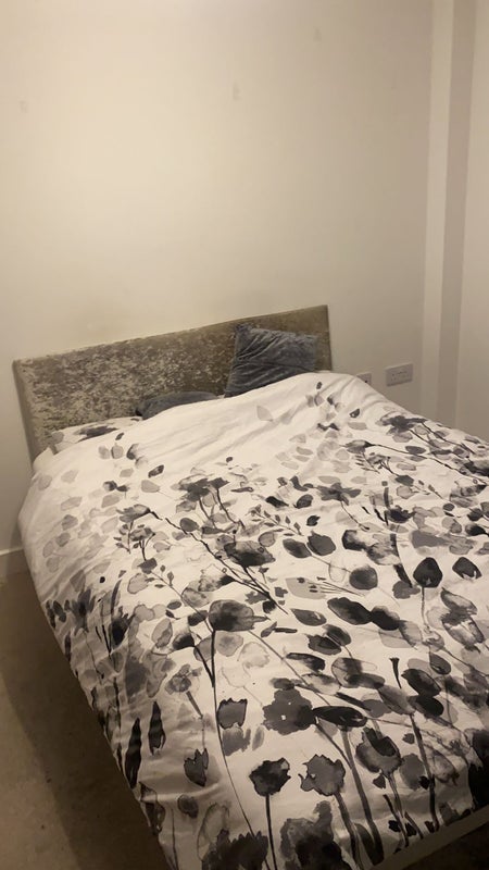 Room Atlantic Crescent in Greater London