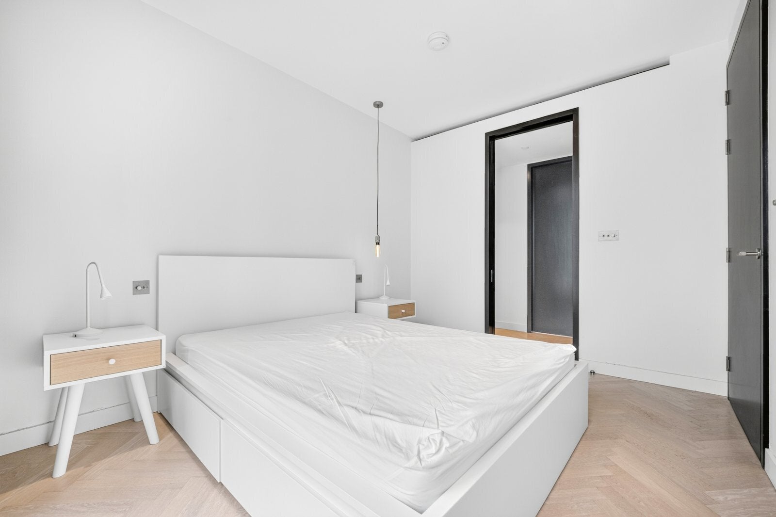 Flat Earl Street in Greater London