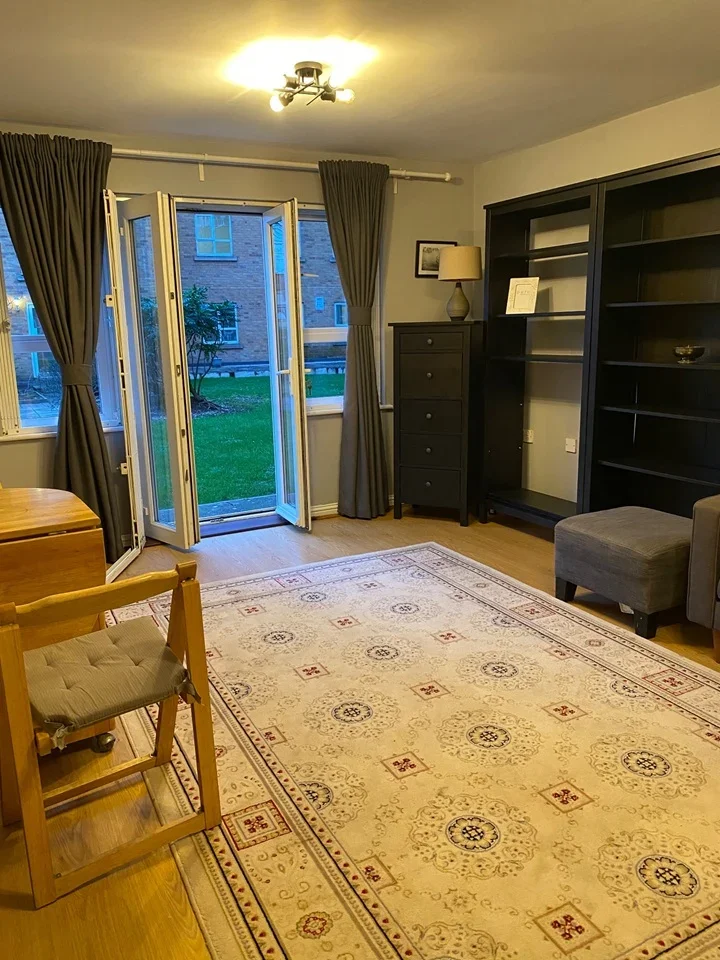 Flat Rookery Way in Greater London
