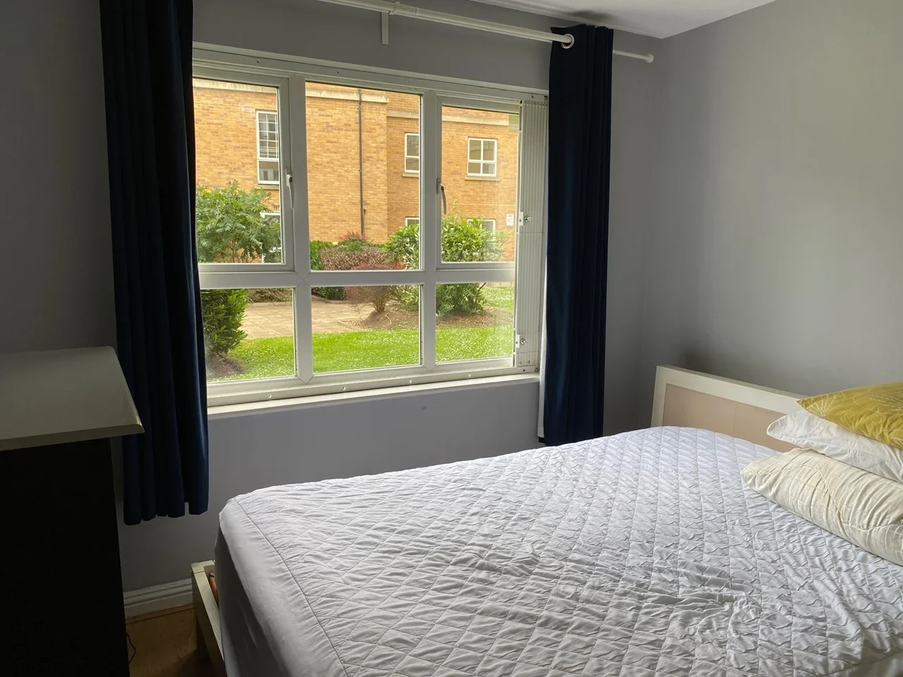Flat Rookery Way in Greater London