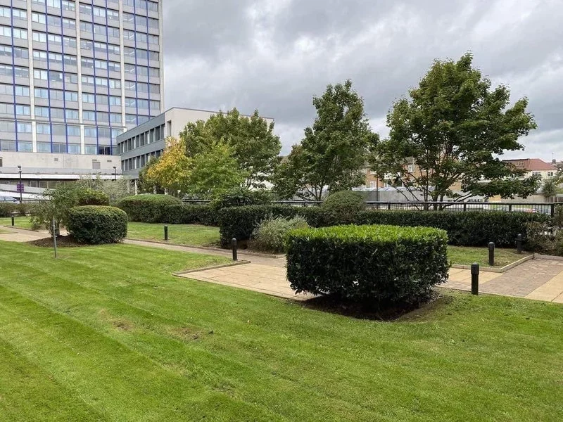 Flat Rookery Way in Greater London