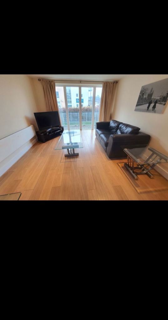 Flat Ryemead Way in High Wycombe Community Board