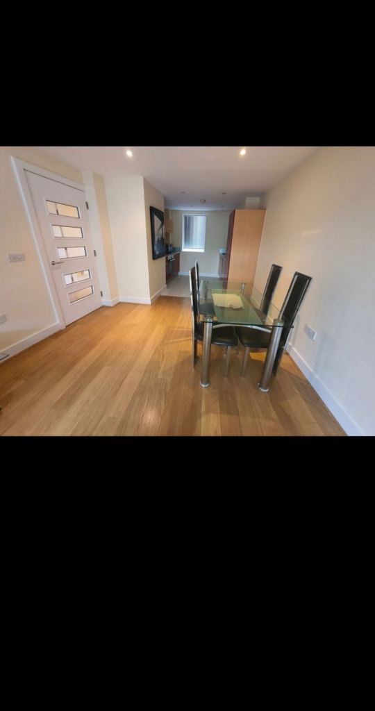 Flat Ryemead Way in High Wycombe Community Board