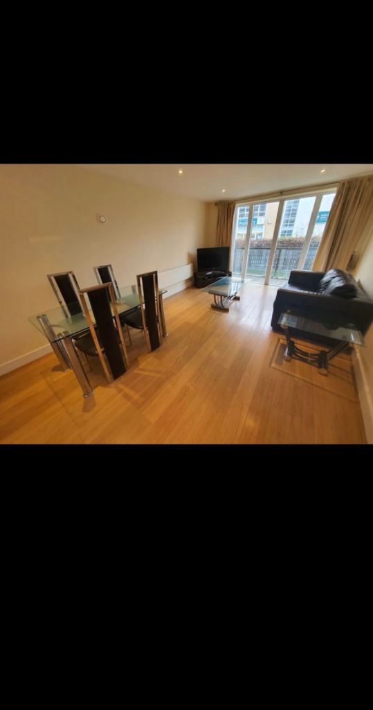 Flat Ryemead Way in High Wycombe Community Board