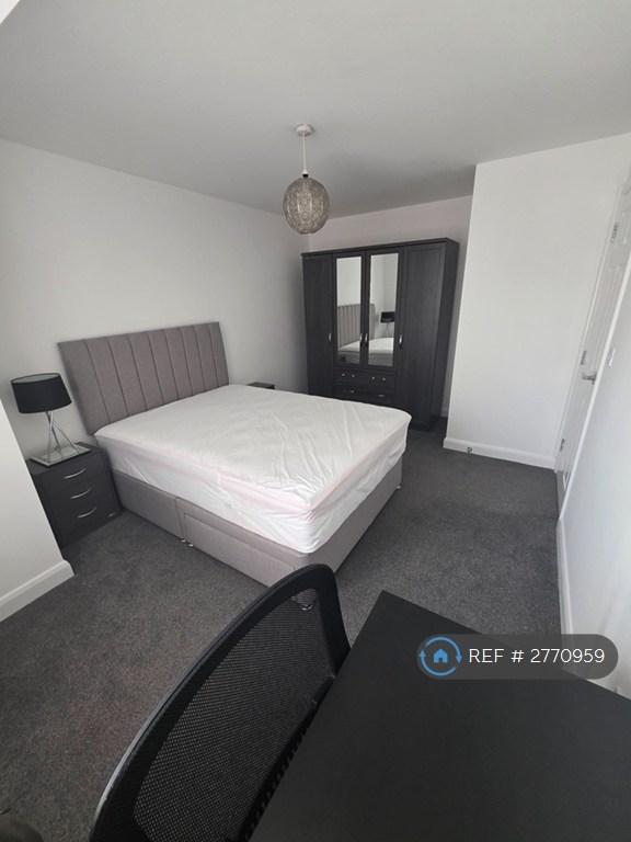 Room South Parkway in Leeds