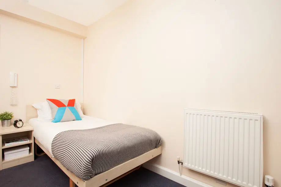 Flat Assembly Passage in Greater London