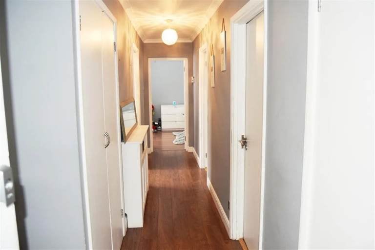 Flat Little Elms in Greater London